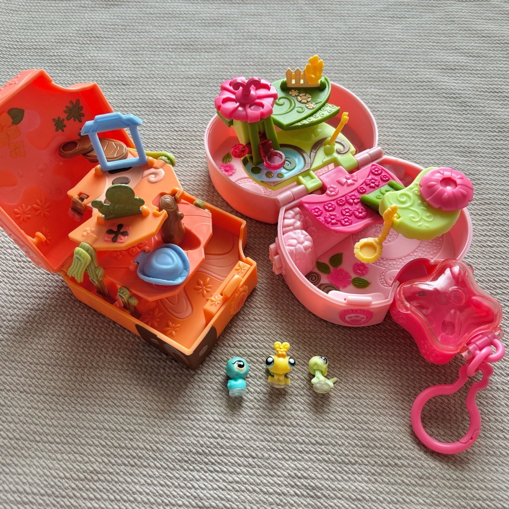Littlest Pet Shop Pets Teeniest Tiniest Playsets (Garden and Desert Terrarium)